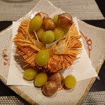 禅紫 - 揚げぎんなん(器になっているのは素麺なんです)