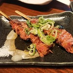 【関内】 炭火焼き鳥 はま虎 - レバー串