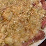 ホルモン・焼肉 キムチ - 片面焼きがオススメ