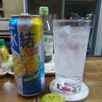 伊勢屋酒店 - 氷結レモンロング。