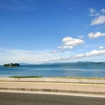 ポップマイズ - バスの車窓から望む宍道湖は、ほぼ海に見える
