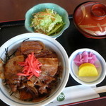 和風レストラン しんりん - 生姜風味が食欲を増す「奥利根豚のスタミナ丼」680円（ランチ）