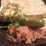 RRR　bistro  - 豚のテリーヌ