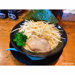 横浜家系ラーメン 風神家 - 塩ネギラーメン(大盛り)￥950