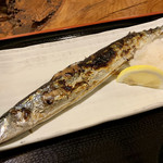 海鮮問屋仲見世 - ふっくら美味しい旬の魚（秋刀魚）