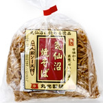 GENSAN - 気仙沼の茶色の蒸し麺を使用