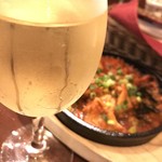 大宮ワイン倶楽部 - なみなみ白ワインと煮込み