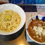 Menyaseiunshi - 限定 2019 平打つけ麺のどぐろ