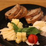 小ホホ食堂 - 料理写真:チーズの盛り合わせ