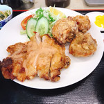 Aozora Shokudou - チキン南蛮、鶏の唐揚げ、野菜サラダがセットになっています。（2019.10 byジプシーくん）