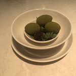 Geranium - 小菓子（チョコレートエッグキャラメル 松をパウダー状に）