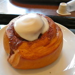 Cafe Madu - シナモンロール
