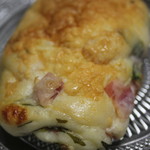 シュクルヴァン - バジルチーズフォカッチャ