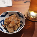 Smoke & Brew Kaga - お通し(鶏皮）