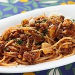 カーザ ドルチェ カーザ - 牛肉とアーモンド栗のラグーソース