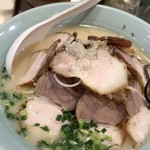 丸金ラーメン - 焼豚たっぷり(乾燥気味)
