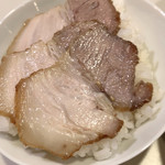 Marukin Ramen - 焼豚はご飯に合います。