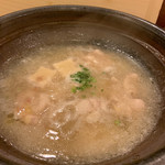 割烹 一楓 - 鶏の梅出汁のみぞれ鍋 とろみ感があります。鶏に片栗粉をまぶしているのかな。 梅の風味はあまり強くない。みぞれ煮なのであっさりといただけます。