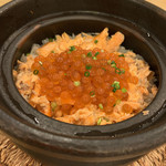 割烹 一楓 - 秋鮭といくらの土鍋ご飯 新米の白いご飯と、秋鮭といくらの土鍋ご飯から選べました。 いくら大好き、季節なので。こちらの浅漬けが大好き。秋鮭といくらがたっぷり。