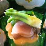 京加茂 - 先付　ホッキ貝とウルイと楤の芽 の芥子和え