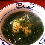 京加茂 - お出汁が良く効いた
      餡に刻んだ菊菜がタップリ入っていて香りもイイ♬　