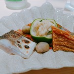 新ばし 星野 - 先付け　：　カマス塩焼き　ばちこ　柿なます　銀杏　むかご