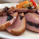 エイトテールズ - 鴨肉のスモーク バルサミコソース