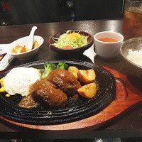 大井町銭場精肉店 - 黒毛和牛100% ハンバーグランチ＆目玉焼き