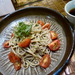 Soba&bar コゲボン - トマトとオリーブオイルと紫蘇の蕎麦、すっごく美味しい！！