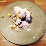 Le Trefle - Dessert デザート　Raisin,ganache au thé,rose,nage ブドウ､紅茶のガナッシュ､バラ､雪