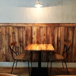 Le Trefle - 店内　２人掛けテーブル席