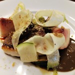 Poisson de jour,courgette,pêche,harissa 本日のお魚､ズッキーニ､黒ゴマ､アリッサ