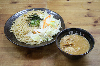 Mendo Koro Tabushi - 肉盛り味噌つけ麺