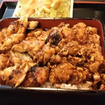 串兵衛 - きじ重と竜田揚重のハーフ重 900円 ♪