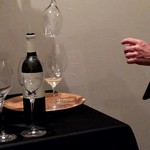 日本料理 TOBIUME - グラスをリンスする