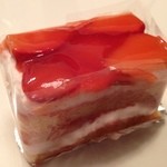 パティスリー イル・プルー・シュル・ラ・セーヌ - 苺のショートケーキ（700円）