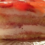 パティスリー イル・プルー・シュル・ラ・セーヌ - 苺のショートケーキ（700円）