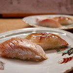 花いち - 〆あじ握り、小鯛