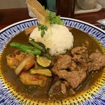 大衆中遊華食堂 八戒 - 海老カリィ＋生ラムクミン炒めカリィ（八戒レギュラーサイズ）（￥1400）