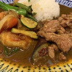 大衆中遊華食堂 八戒 - 海老カリィ＋生ラムクミン炒めカリィ（八戒レギュラーサイズ）（￥1400）