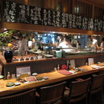 酒と料理のなつ - カウンター席