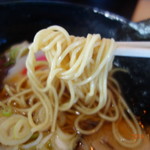 えびすラーメン - 麺リフト