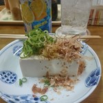 伊勢屋酒店 - 冷奴&氷結レモンロング。