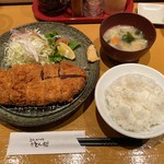 Tonkatsu Tonki - 上ロースカツ定食　1,683円税込 ※写真はサービスでご飯大盛り