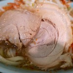 Ramenjiroujeiarunishiguchikamataten - ラーメン並・ヤサイニンニクトウガラシ（700円）
                      