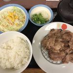 松屋 - 豚肩ロースの豚焼肉W定食 並［900円］