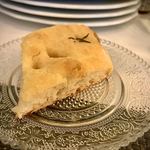 MANNA - 美味しいフォカッチャ　これだけでグラス一杯空いちゃうなぁ