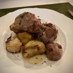 MANNA - フランス産子羊のロースト　コレも写真では伝わらないが相当ボリューミー！