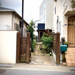 MANNA - 入口は知らなければ見過ごしそう