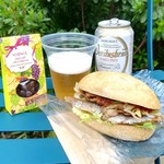 ブリコラージュ ブレッド アンド カンパニー - 日本橋三越の催事出展に伺っていただいた催事限定のいわしサンド。一緒に写っているのは、他店の品物です。20191010